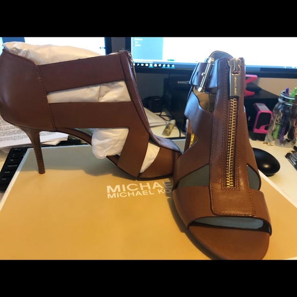 Michael Kors heels - Picture 1 of 1